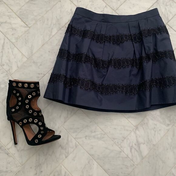 𝅺JCREW navy blue & black mini skirt satin & lace pleated mini skirt sz 4 EUC - Picture 1 of 11
